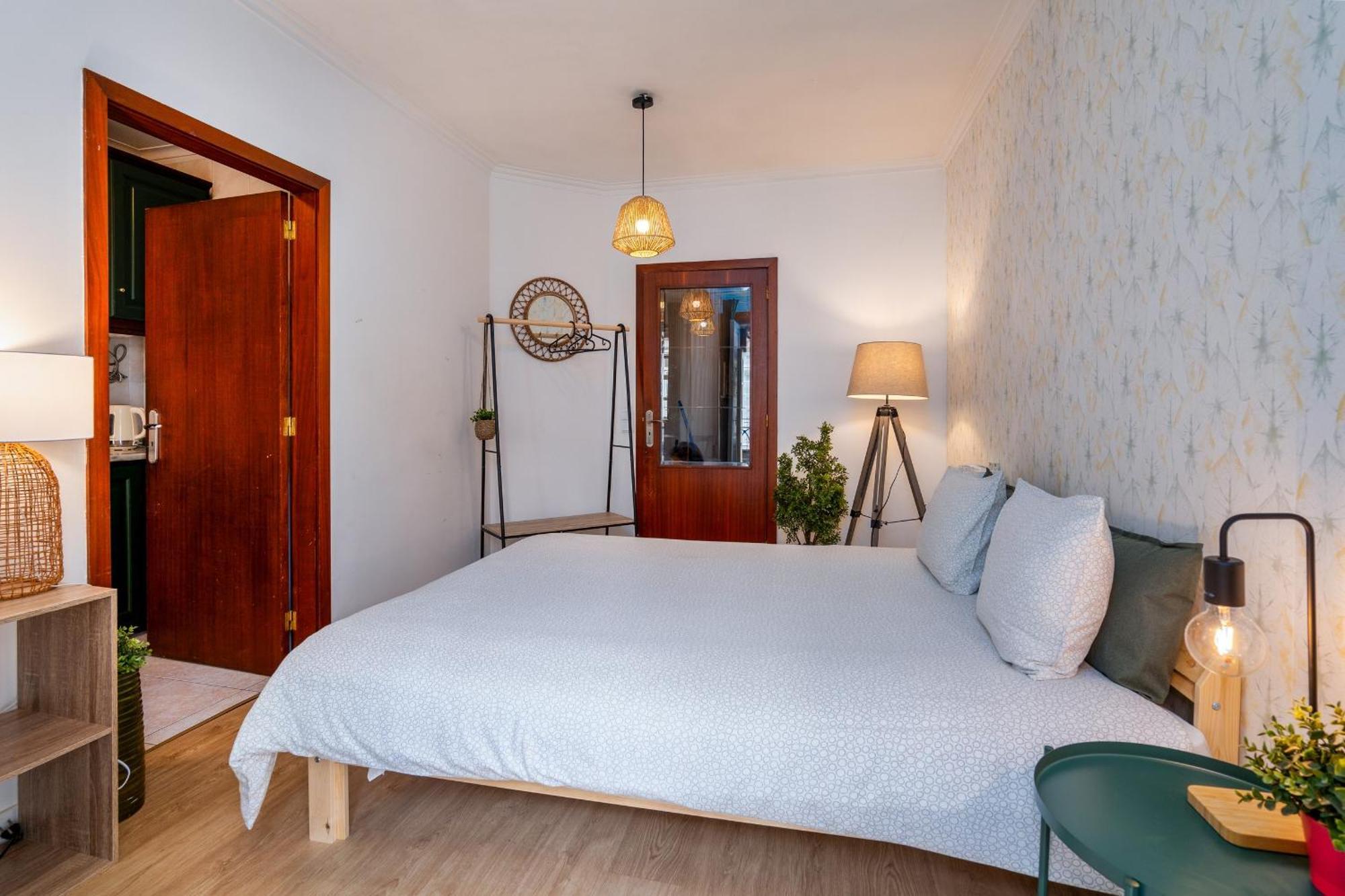 포르투 Renovated Feb25 Clerigos Cozy Balcony With Self Check In 아파트 외부 사진