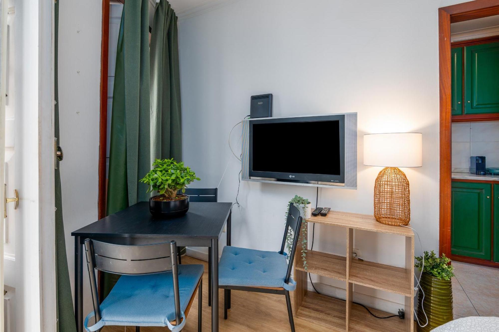 포르투 Renovated Feb25 Clerigos Cozy Balcony With Self Check In 아파트 외부 사진