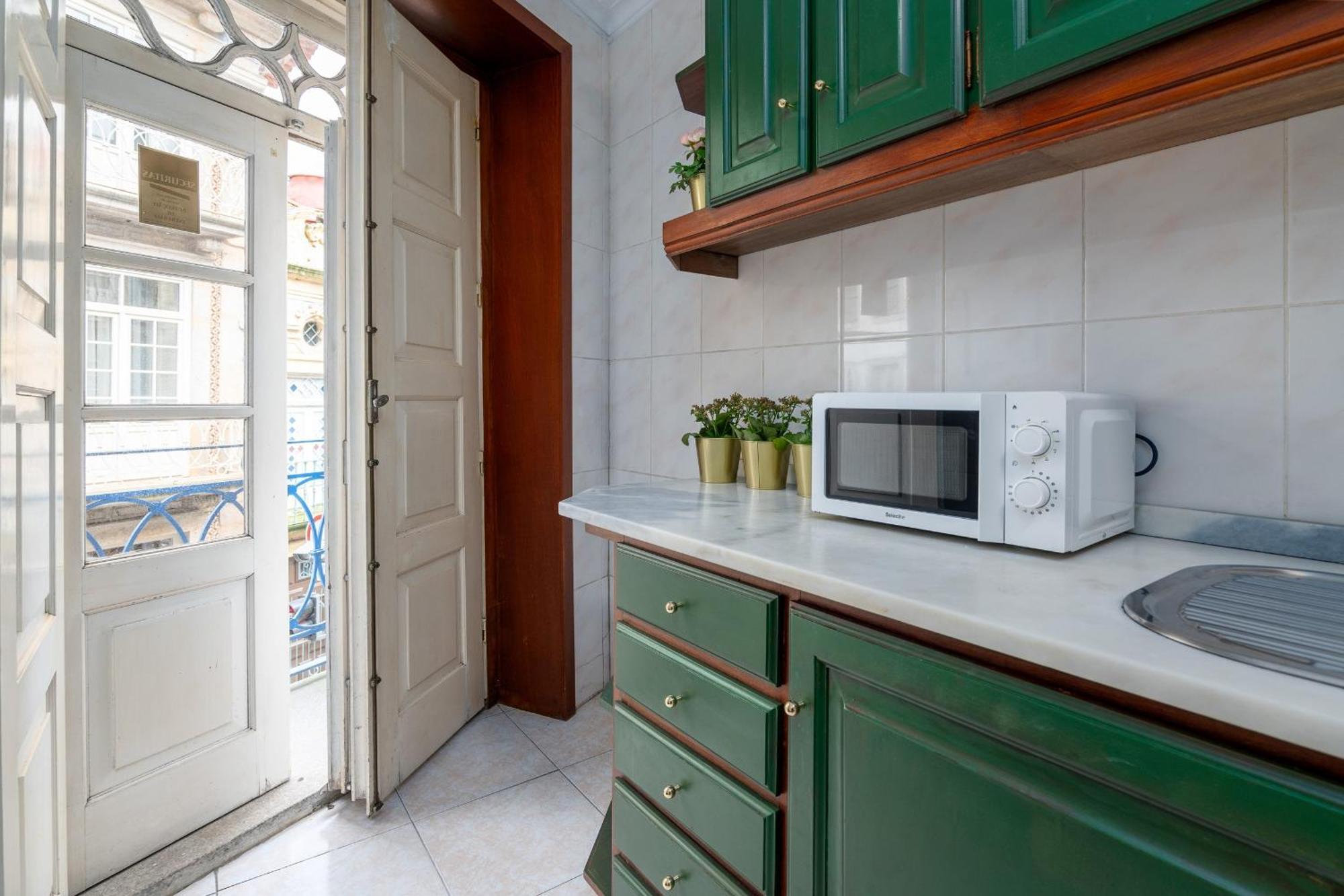 포르투 Renovated Feb25 Clerigos Cozy Balcony With Self Check In 아파트 외부 사진